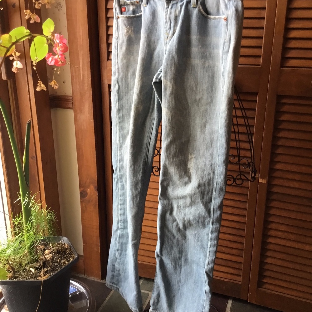 SEVEN 7 LIGHT BLUE DISTRESSED JEANS W 30 INSEAM 33